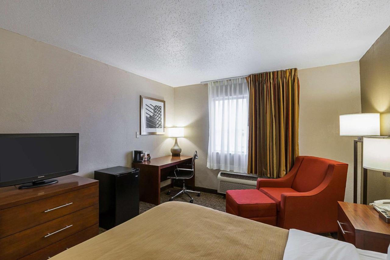 Quality Inn Waverly Exterior photo